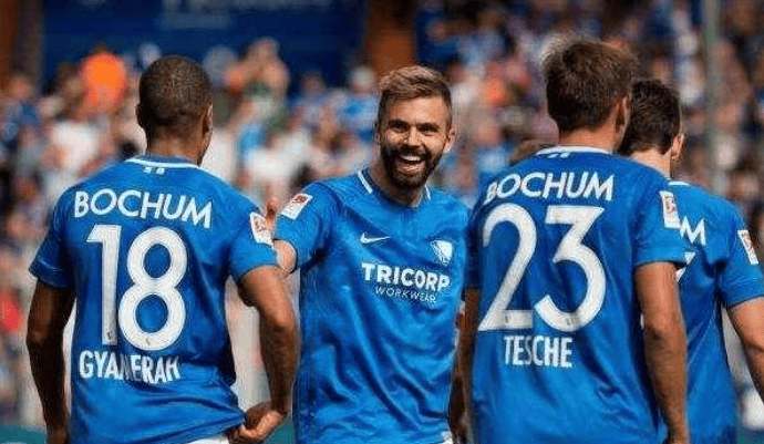 Uzi与90激战TL分钟转折点斯图加特防线松动之后，今夜亚特兰大调整名单以备德国杯的简单介绍